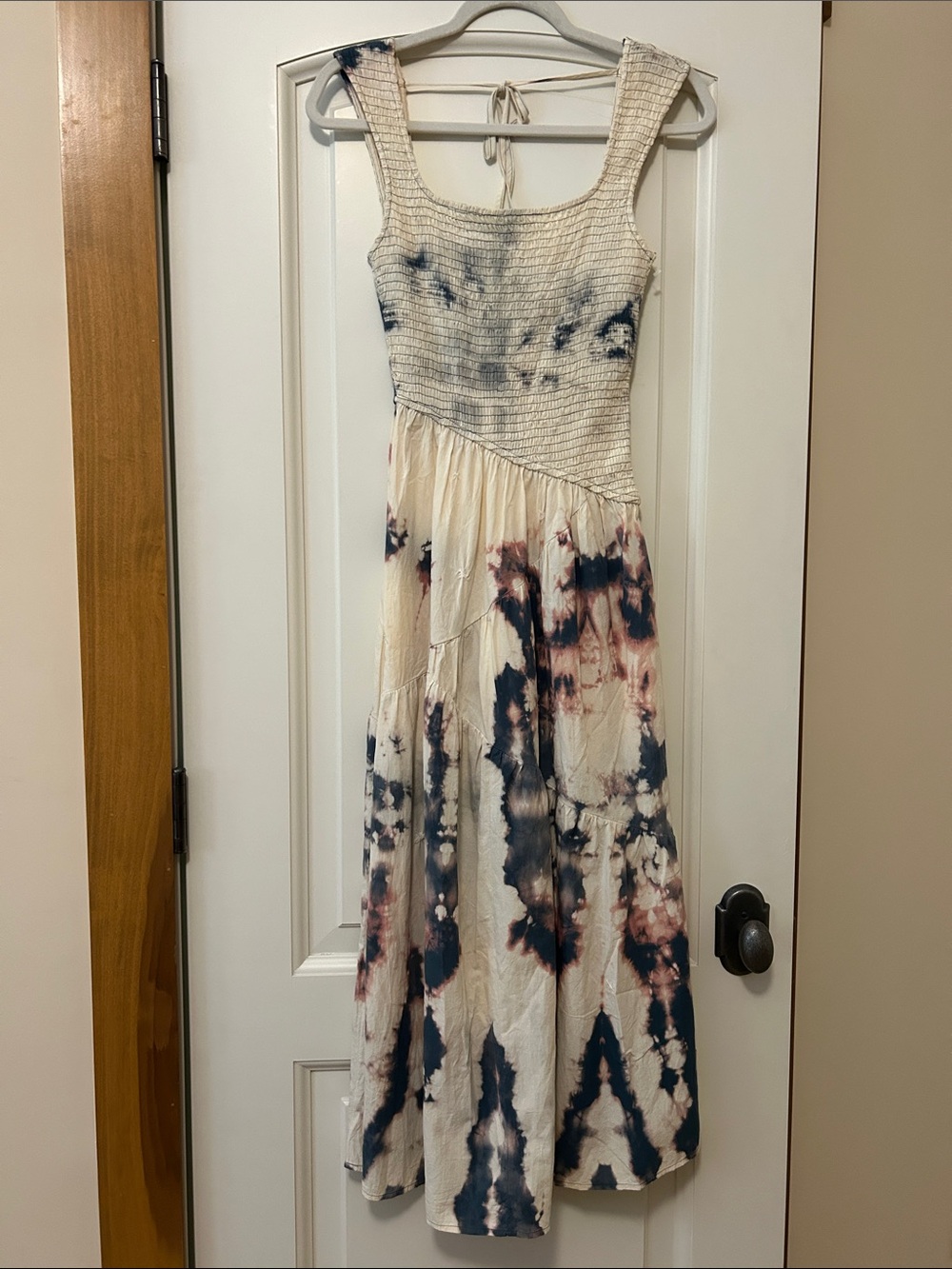 Nikki Lund Kai style  Cream Tie-Dye Maxi Dress with Navy &Brown Accents STUNNING